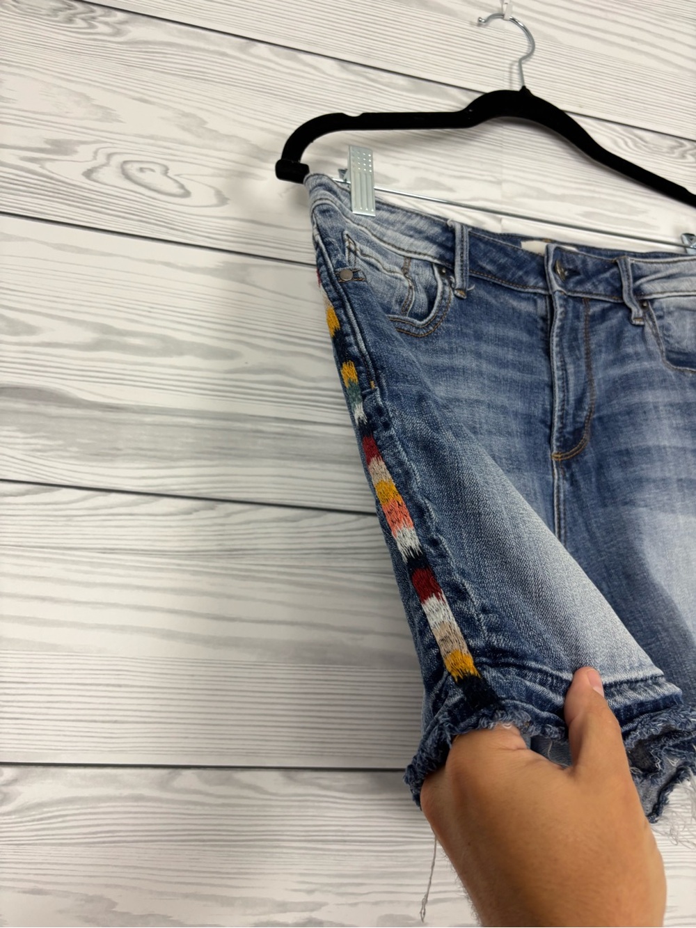 Driftwood Lulu Cherrill embroidered side stripe raw hem denim shorts size 26 - Picture 5 of 11